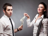 Мужчине важно зарабатывать больше. Почему?