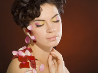 Роза и ее лепестки - для женской красоты