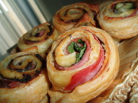 "Улитки" с ветчиной и сыром