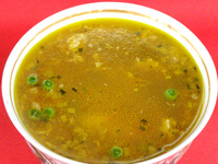 Суп с рисом и зеленым горошком