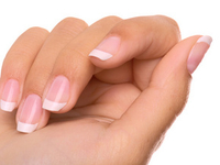 Почему слоятся ногти?