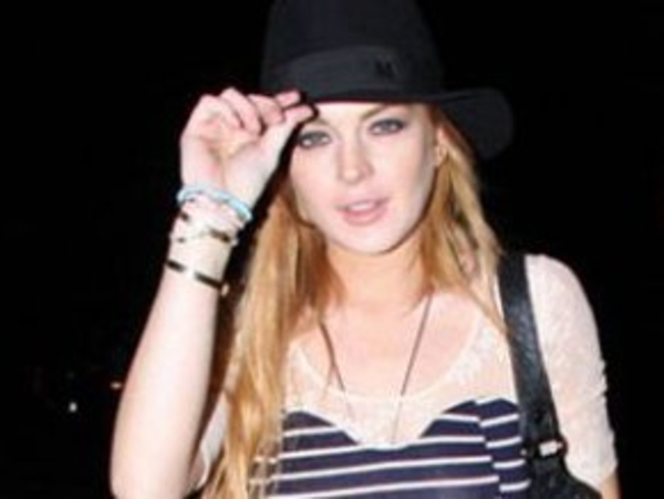 Линдсей Лохан вместо тусовок теперь посещает  клуб анонимных алкоголиков