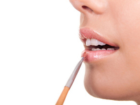 Как правильно наносить блеск для губ