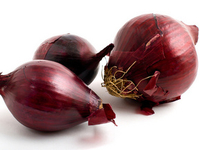Красный лук – лакомство ранней осени