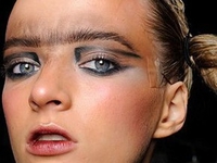 Шокирующие брови: хит осени 2010 (ФОТО)