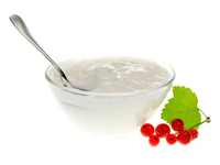 Чем полезен йогурт и как его приготовить дома?