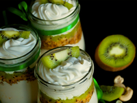 Десерт из киви с безе