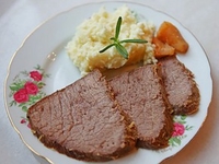 Говядина с яблоками и медом