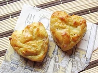 Кабачковые кексы с луком и беконом