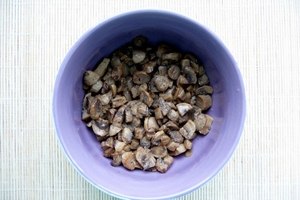 Тарталетки с курицей и грибами