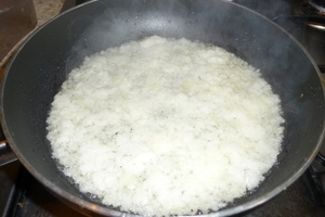 Макароны с курицей и помидорами