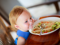 У малыша прорезываются зубки