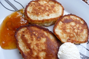 Творожные оладьи с овсянкой и грушами