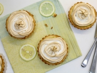 Лимонные тарталетки с безе