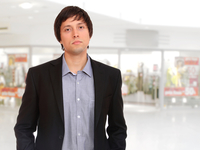 Я милого узнаю по костюму