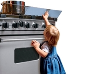 Как обеспечить безопасность ребенка на кухне?