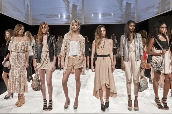 Модели Vogue получают за сьемку менее 300 долларов