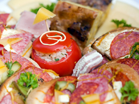 Почему в период праздников легко набрать вес