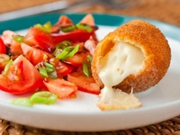 Моцарелла в панировке