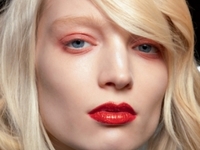 Красная помада