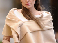 Соблазнить мужчину: главное – наклон головы