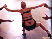 Высокие каблуки – испытание даже для моделей: фото