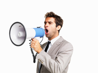 Грубый голос – залог мужского успеха