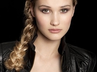 Стильные стрижки и прически для длинных волос 2011 от Coiff1rst