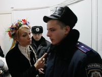 FEMEN выразили свое  FE men-там