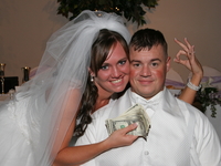 Молодежь отказывается от брака по любви