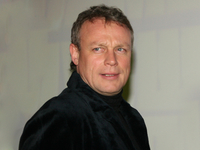Сергей Жигунов превратился в бомжа