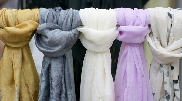 Способы завязывания шарфов, платков и палантин