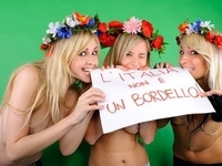 FEMEN забросают посольство Италии нижним бельем