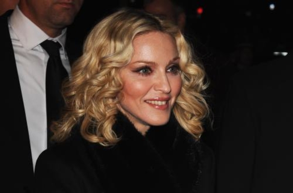 На Мадонну подают в суд