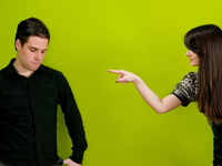 Женщинам необходимо кого-то обвинять