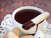 Миндальное печенье к горячему шоколаду