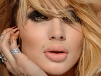 Беременная Лобода спела на церемонии VIVA!