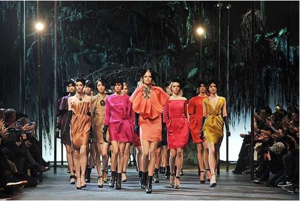 Романтичная и сдержанная коллекция Lanvin весна-лето 2011