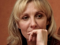 Елена Яковлева легла под нож хирурга