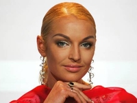 Анастасия Волочкова запела