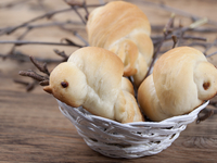 Жаворонки из дрожжевого теста