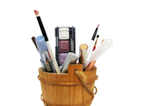 Как ухаживать за инструментами и аксессуарами для макияжа