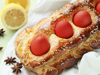 Греческий пасхальный хлеб