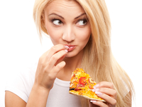 Ученые считают, что главный враг диет - вежливость