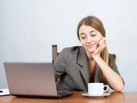 Сидячий образ жизни: упражнения для ног