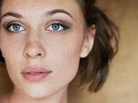 Как избавиться от веснушек