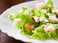 Салат с крутонами