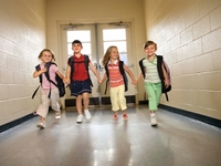 Как помочь ребенку стать своим в кругу сверстников