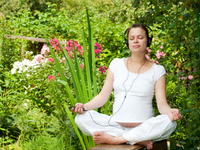 Какие преимущества дают беременной занятия йогой