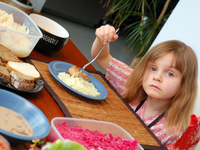 Кормим ребенка картофелем